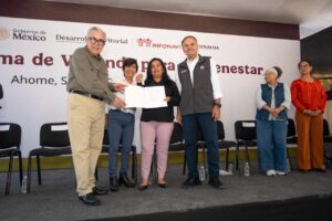 INFONAVIT REALIZA LA PRIMERA ENTREGA DE VIVIENDAS