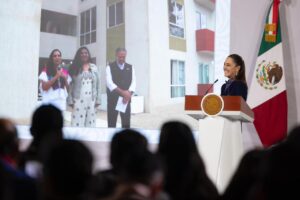 INFONAVIT realiza quinta entrega de viviendas del bienestar en Quintana Roo