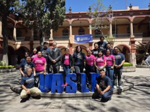 Comunidad universitaria de Tamazunchale celebra histórico ascenso académico en la UASLP