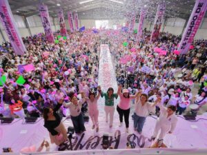 Más de 10 mil mujeres reciben a Ruth González y se suman al llamado de unidad