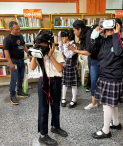Jornada cultural en biblioteca municipal inspira a estudiantes con obra de Leonora Carrington