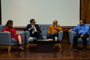 UASLP abre debate sobre medición de la democracia con libro de Juan Mario Solís