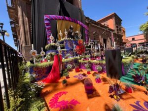 INAUGURAN ALTAR DE DOLORES Y  EXPOSICIONES