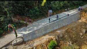 Nuevo muro de contención refuerza conectividad en Teopancáhuatl