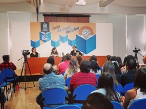 Entre fantasmas y romance, Susy Fang llega a la 50 Feria Nacional del Libro de la UASLP