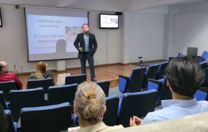 FCA UASLP promueve el liderazgo organizacional para la transformación y el desempeño institucional