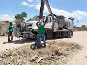 Estado realiza labores de limpieza en redes de drenaje sanitario en la Zona Metropolitana