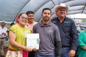 Gobierno estatal impulsa producción de alimentos con proyectos de Acuaponia