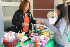 GOBIERNO ESTATAL IMPULSA REINSERCIÓN SOCIAL CON PRODUCCIÓN Y VENTA DE ARTESANÍAS 