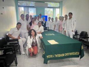 Egresada de Medicina UASLP destaca por trayectoria clínica y compromiso con la formación en salud