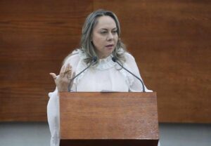 LA DIP. SARA ROCHA MEDINA PROPONE QUE AYUNTAMIENTOS CON SERVICIO DE PARQUÍMETRO, CONTRATEN PÓLIZA DE SEGURO CONTRA DAÑOS Y ROBO DE VEHÍCULOS