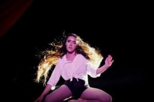 CUANDO EL CUERPO SE VUELVE ESCULTURA: AMANDA YURITZI PRESENTA “DE SUEÑO Y PIEL”