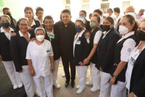 Ricardo Gallardo fortalece la salud pública de los potosinos