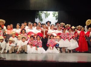 CELEBRAN EL 49 ANIVERSARIO DE FUNDACIÓN DEL GRUPO FOLKLÓRICO HUASTECO