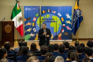 Estudiantes de la UASLP obtienen 50 becas para investigación en Canadá