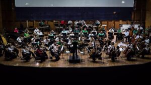 Fútbol y música se unen en exitoso concierto sinfónico