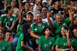 RICARDO GALLARDO Y MILES DE POTOSINOS VIVEN LA FIESTA FUTBOLERA EN SAN LUIS