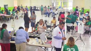 GOBIERNO ESTATAL ACERCA ATENCIÓN MÉDICA GRATUITA A FAMILIAS DE CIUDAD VALLES