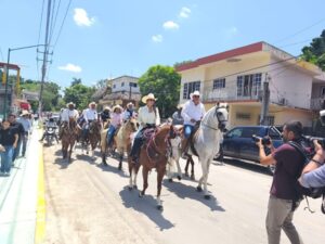GOBIERNO DEL ESTADO APOYA LAS TRADICIONES GANADERAS EN AQUISMÓN