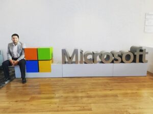 De la UASLP a Microsoft: egresado impulsa procesos de gestión de puestos en una empresa global