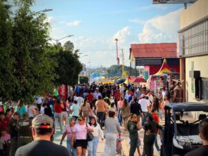 MÁS DE 650 MIL VISITANTES EN EL PRIMER FIN DE SEMANA DE FENAPO 