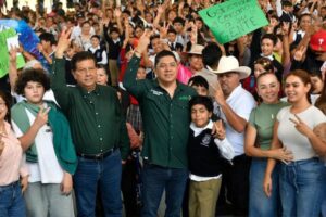 EL GOBERNADOR DEL ESTADO, RICARDO GALLARDO CARDONA ENTREGA APOYOS ESCOLARES E INFRAESTRUCTURA EN SAN CIRO DE ACOSTA