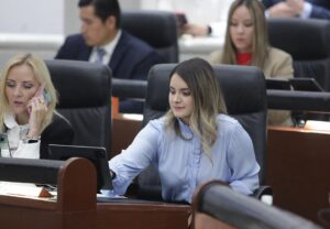 Reformas aprobadas fortalecen el desarrollo y superación profesional de personal docente.