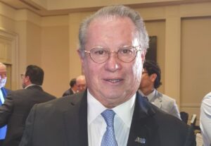 Alberto Espinosa asume presidencia de ICC México