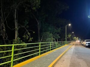 Temamatla estrena andador iluminado y mejora su camino principal