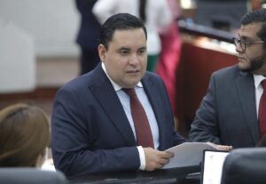Se aprueba decretar el 14 de octubre de cada año como “Día del Cronista Potosino”.