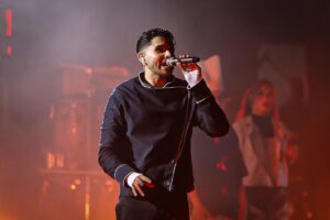 Álvaro Díaz hace vibrar el Teatro de la Ciudad con lleno total