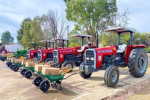 Gobierno del Estado apoyará al campo potosino con 90 tractores agrícolas
