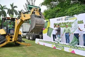 El Gobernador Ricardo Gallardo lleva obras viales, deportivas y certeza patrimonial a la Huasteca y región media