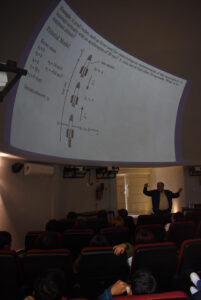 Museo El Meteorito acerca la física a jóvenes de nivel medio superior